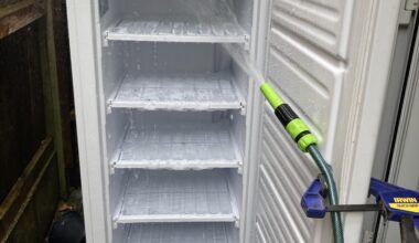 Defrosting the freezer.