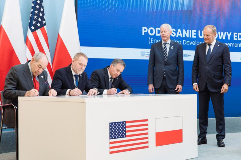 Poland inks deal with US consortium to advance first nuclear plant project