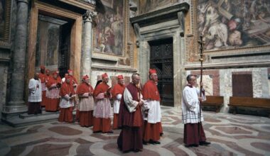 Conclave, una storia tra Medioevo e futuro