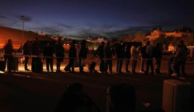 Apagón de luz en España, última hora en directo | Castilla y León estudiará si una persona enferma de ELA murió por el apagón