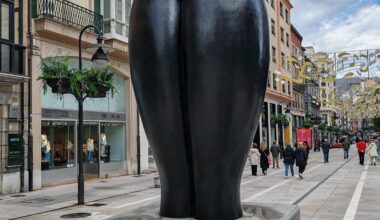 Culis monumentalibus, by Eduardo Úrculo. Oviedo.