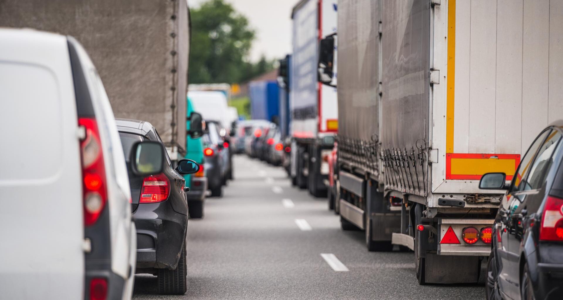 ПРАЗНИЧНО: Жестоко задръстване на АМ "Струма" - България