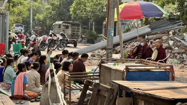 sobrevivientes en Mandalay