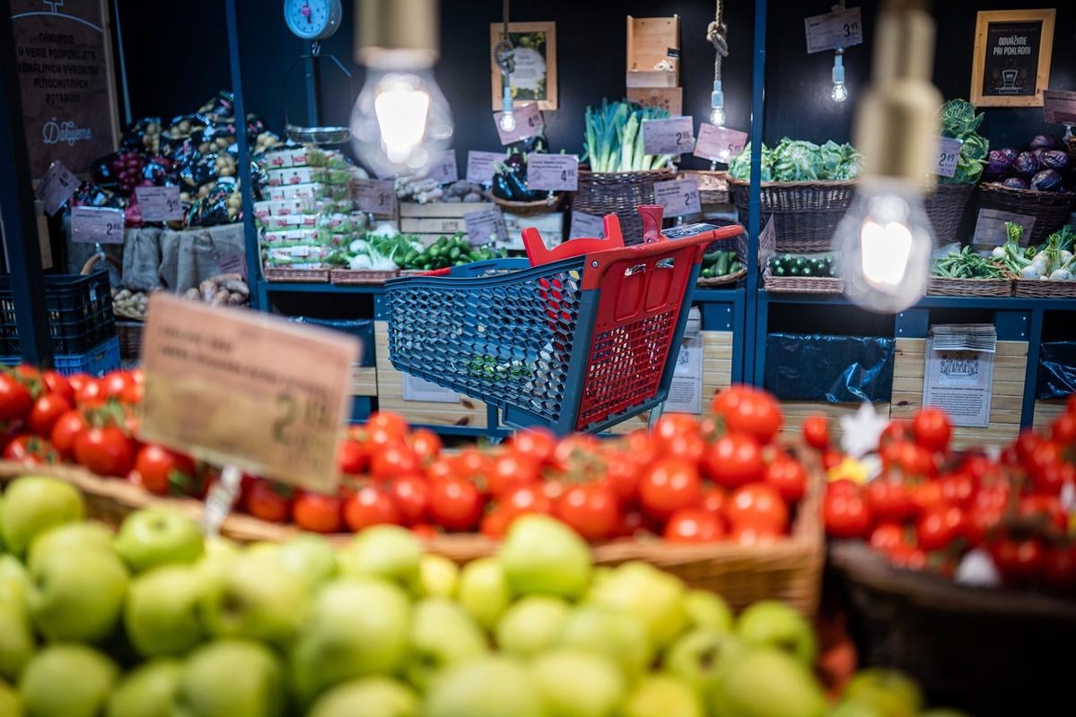 Year-on-year inflation reached 4 percent, the highest level since December 2023.