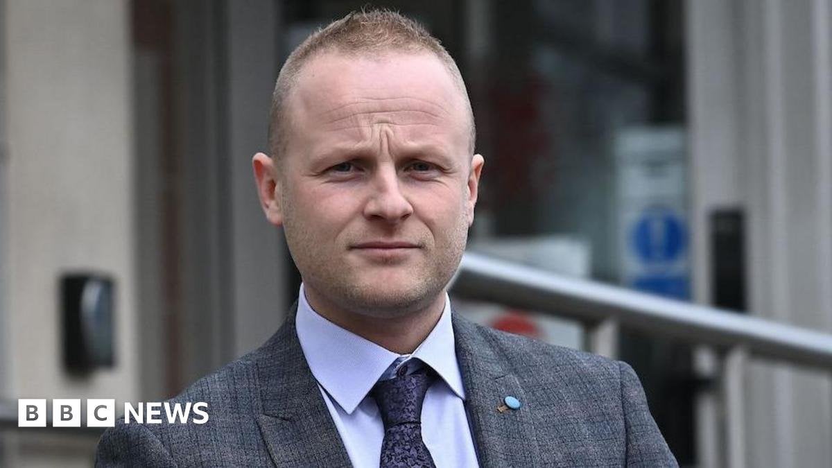 Bryson legal challenge pauses Grand Central Irish language signs work