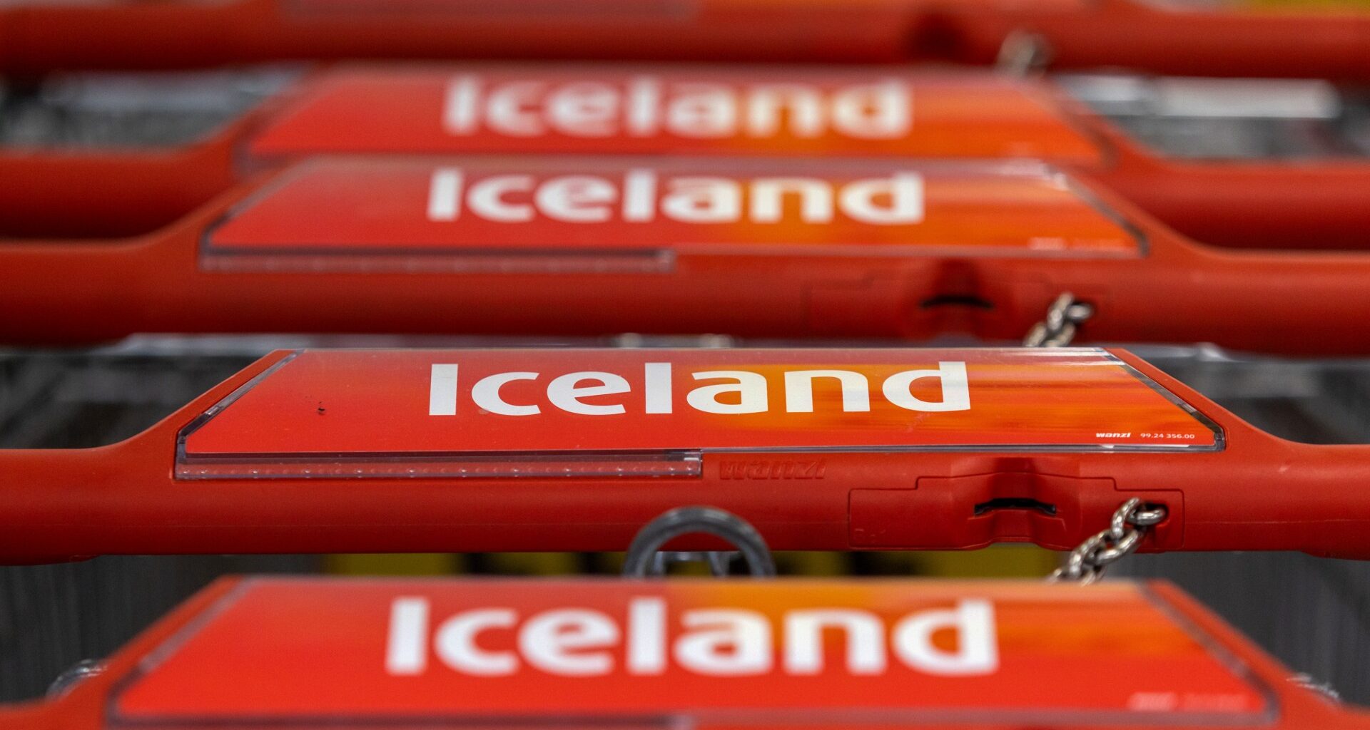 Iceland shoppers rushing to buy new Magnum dupe ice cream perfect for the heatwave