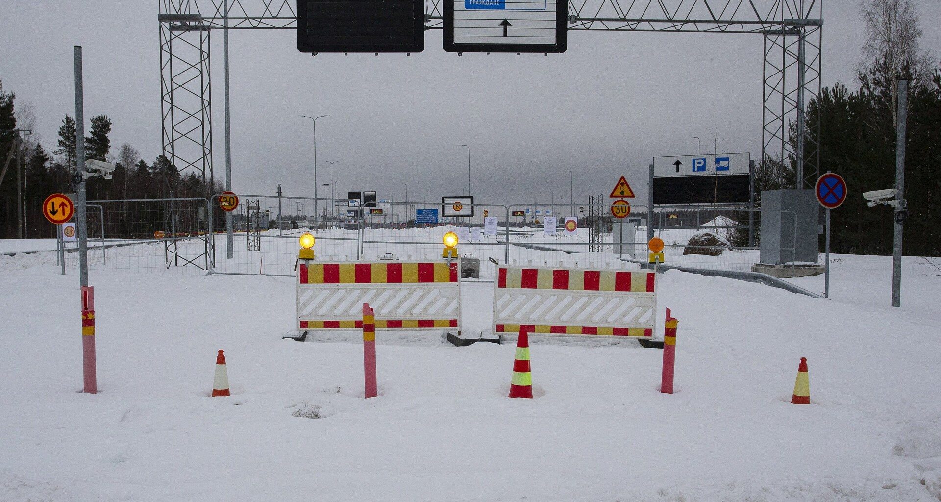 Finland joins other Russian neighbours exiting from landmine treaty | Russia-Ukraine war News