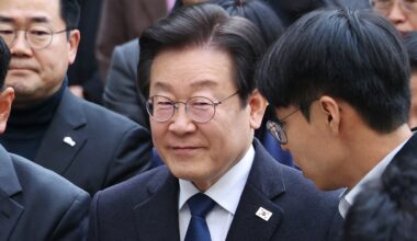 S Korea’s main opposition party taps former chief as presidential candidate | Elections News