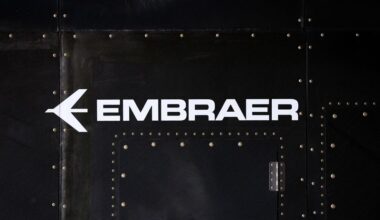 Sweden to buy four Embraer cargo planes