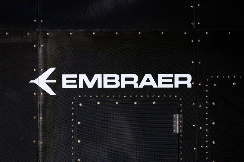 Sweden to buy four Embraer cargo planes