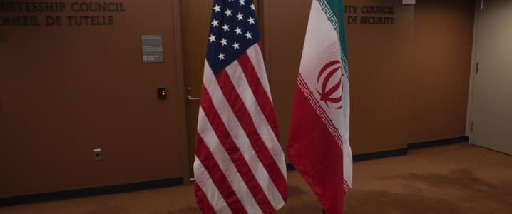 US Iran flags