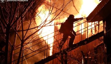 Russia resumes strikes on Ukraine as Easter ceasefire ends | Russia-Ukraine war News