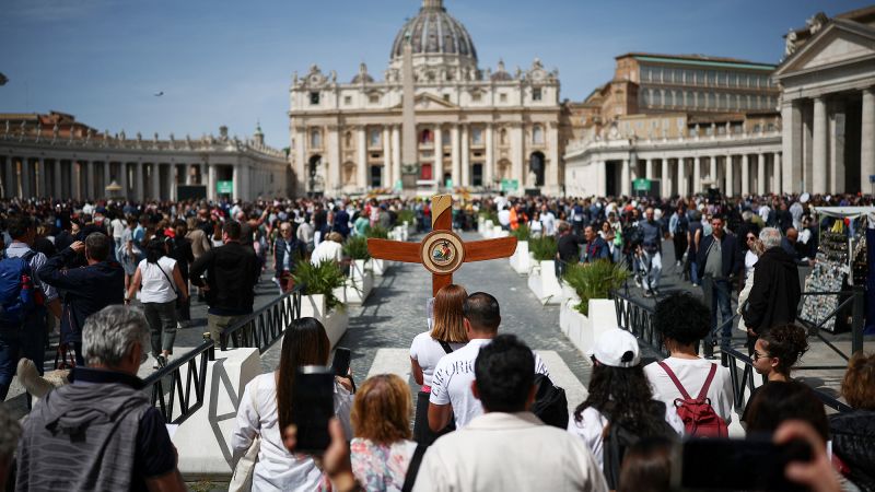 Live updates: Funeral of Pope Francis, coffin is transferred to Santa Maria Maggiore