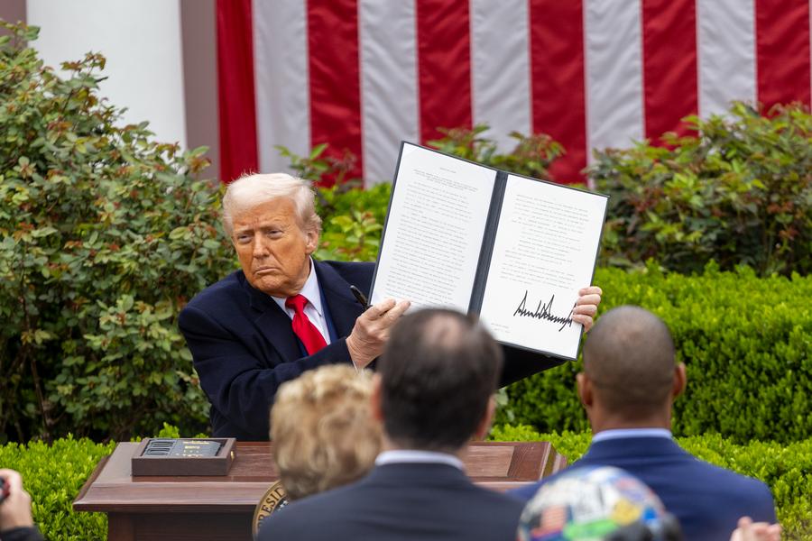 Trump's tariffs to backfire on U.S. economy, says Spanish economist-Xinhua