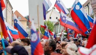 Podpora pred sodbo: poglejte, kdo je prišel zaradi Janše pred sodišče (FOTO)