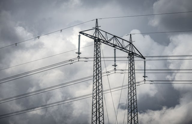 ”Mer fossilfri och förnybar el- och värmeproduktion har dessutom ytterligare en framsida; det bidrar till en bredare energimix och ett decentraliserat energisystem, som stärker norra Sveriges totalförsvarsförmåga.”