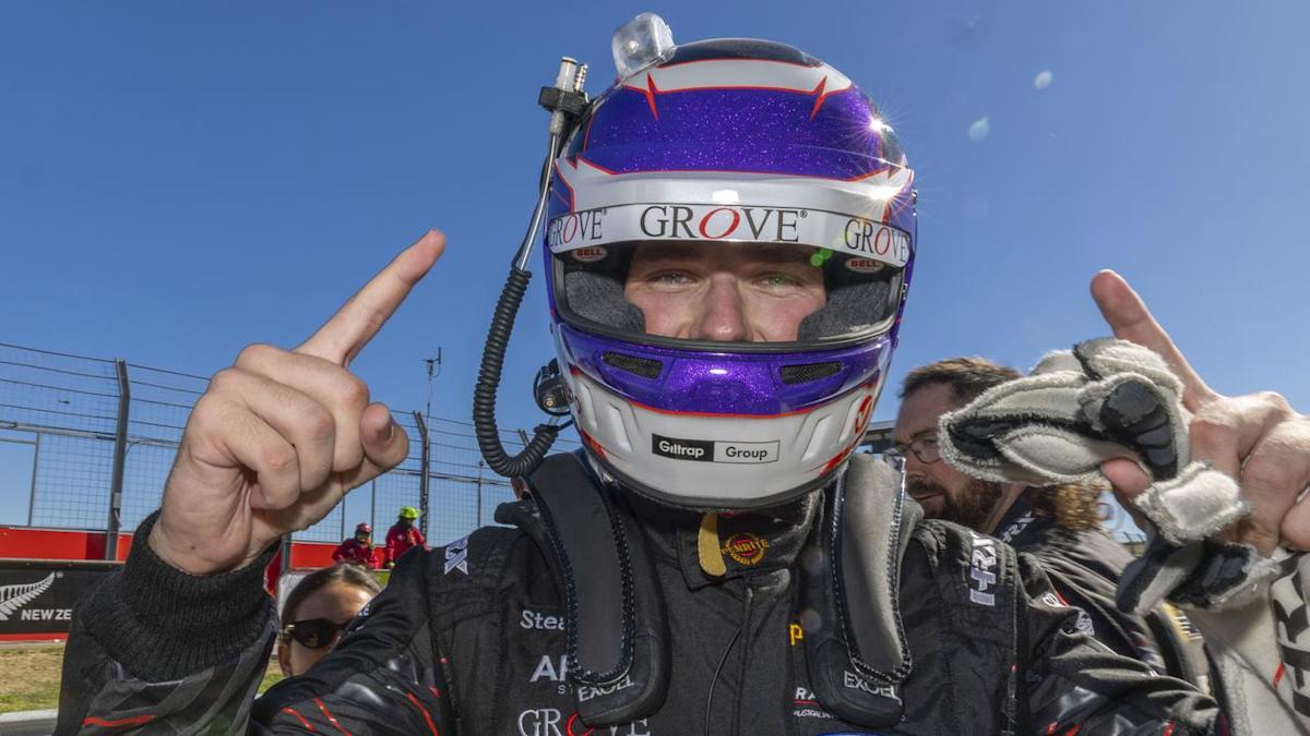 Payne dodges Supercars chaos for second New Zealand win