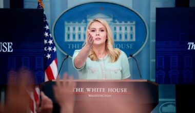 White House Ignores Preferred Pronouns and the Journalists Who Use Them