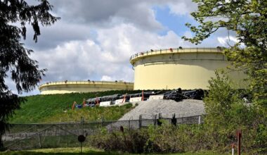 Canada's Trans Mountain pipeline lowers forecasts for amount of oil it ships