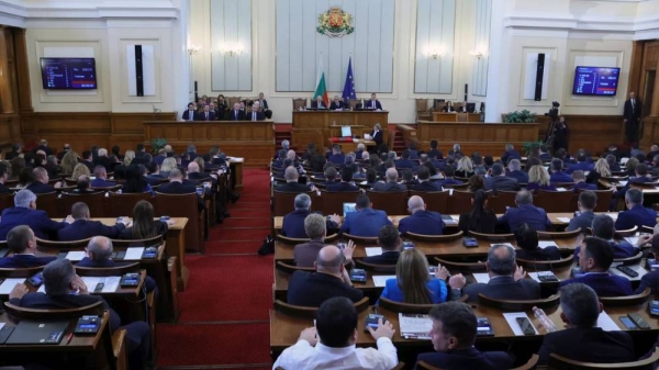 Bulgaria's government survives no-confidence vote brought by pro-Russia party