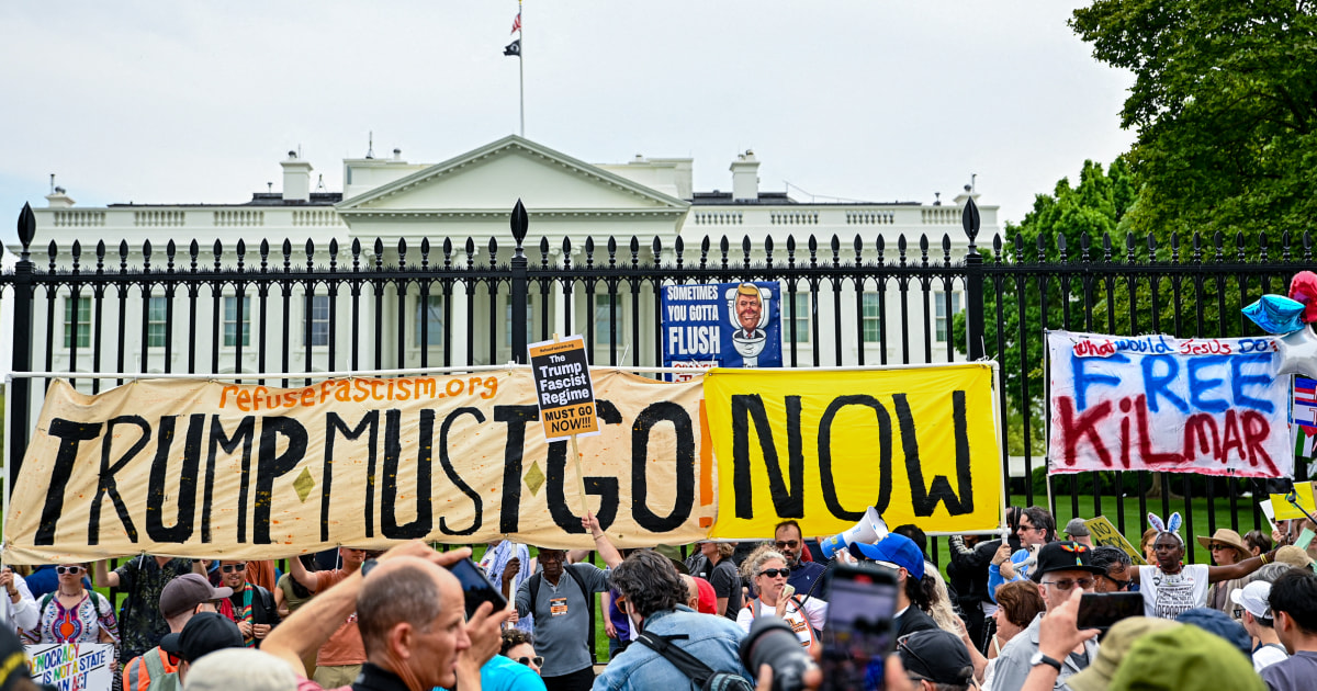Protesters rally outside White House amid nationwide anti-Trump demonstrations