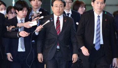 Japan's Tariff Negotiator Vows Utmost Effort on Return from U.S.