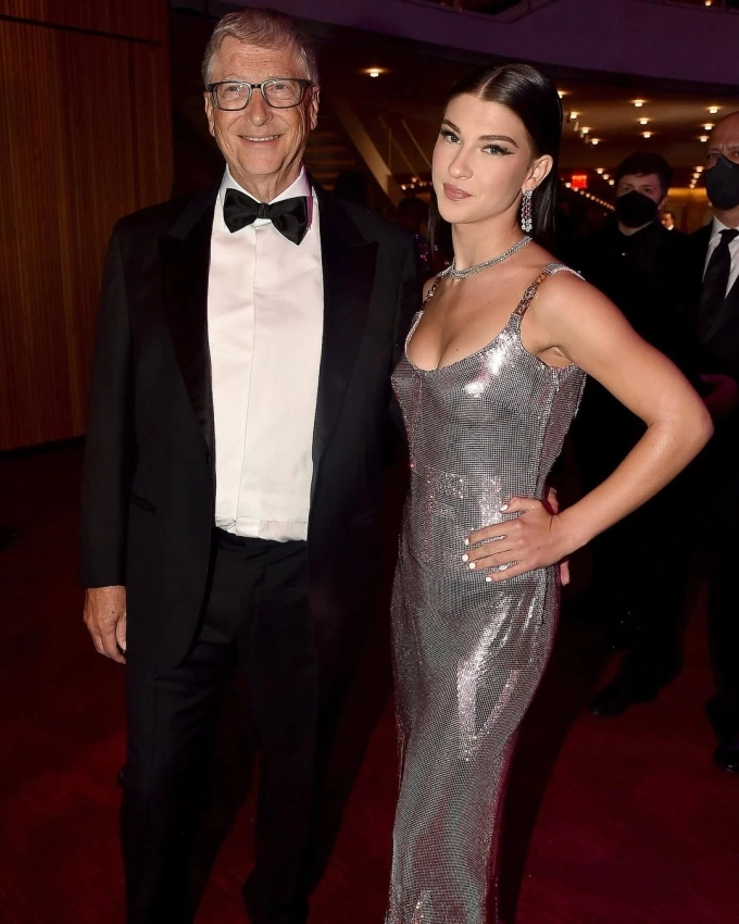 Bill Gates and his daughter Phoebe Gates. Photo courtesy of Phoebes Instagram