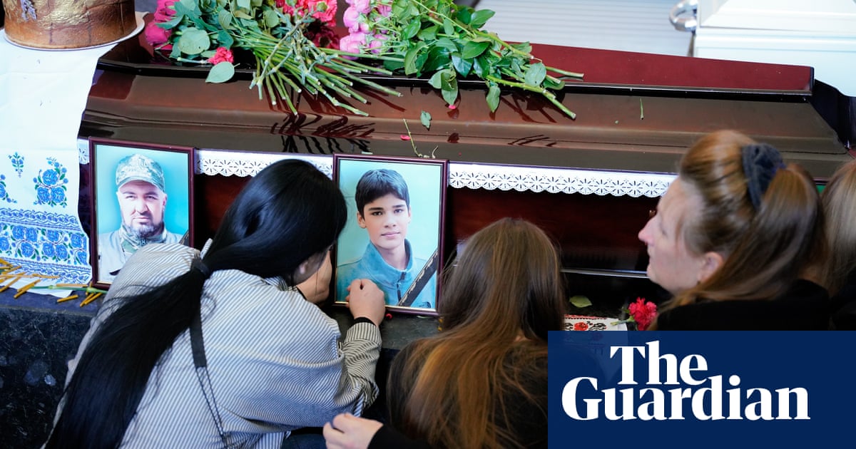 Ukraine war briefing: Zelenskyy calls Putin’s offer of brief ceasefire ‘manipulation’ | Ukraine