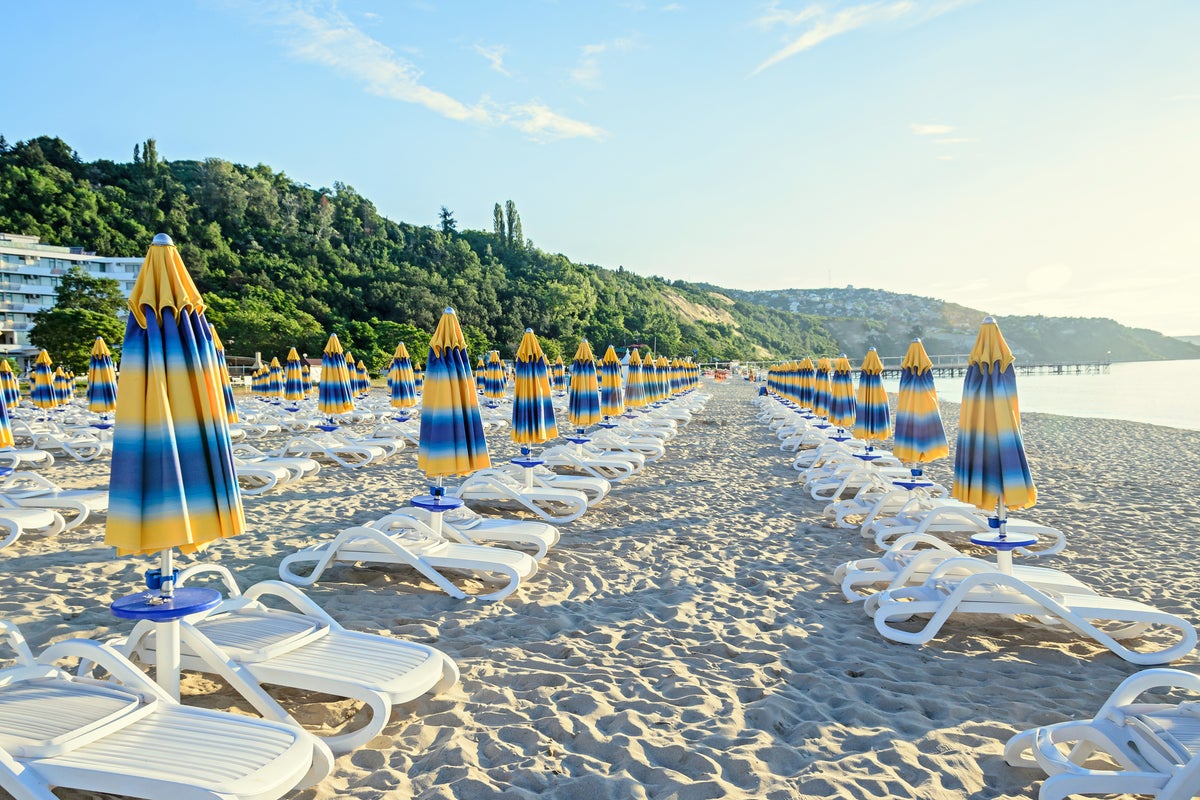 Thousands of Brits have their holidays cancelled as major holiday company abruptly closes