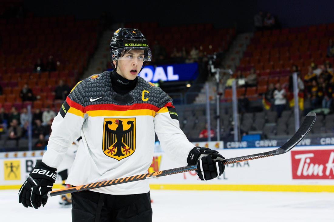 Philipp Sinn - Position: Verteidiger - Aktueller Verein: EHC Red Bull Salzburg