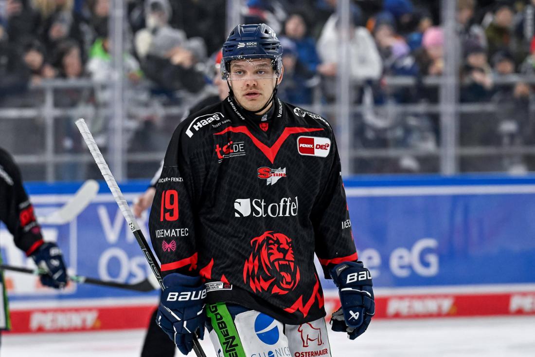 Tim Brunnhuber - Position: Center - Aktueller Verein: Straubing Tigers