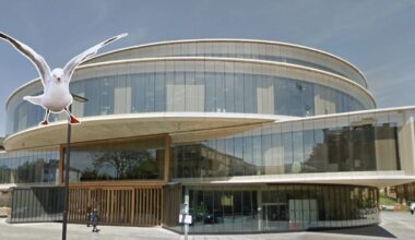 University of Oxford building evacuated after seagulls smash glass roof with stones
