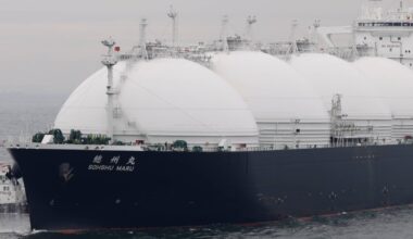 Japan mulls expanding imports of LNG from the U.S. for tariff negotiations
