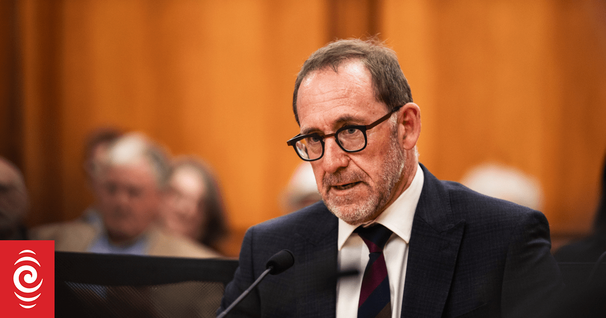 Former Labour Party leader Andrew Little considers run for Wellington Mayor