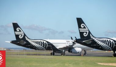 Passengers cause issues after flight stops in Hamilton because of Auckland flooding