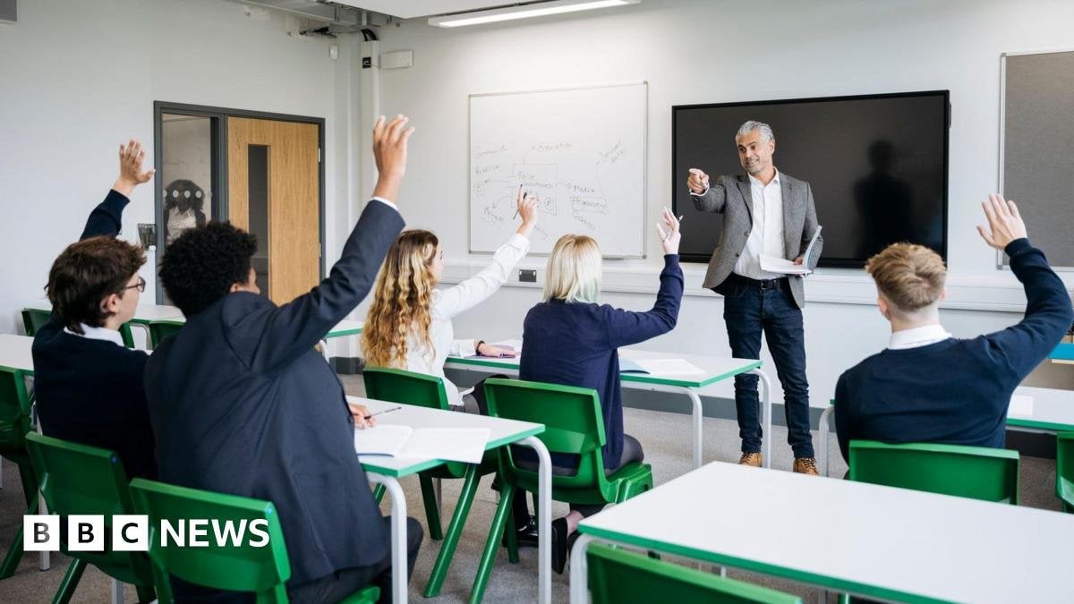 Fears all-Welsh teaching plan will hit recruitment