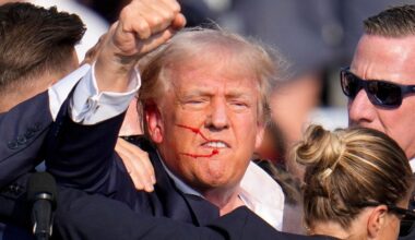 Trump lässt Attentats-Bild malen und hängt es sich ins Weiße Haus