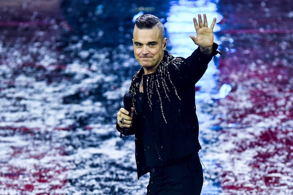 Robbie Williams est sans doute l'étranger le plus célèbre à bénéficier d'un visa doré pour séjourner dans l'Oberlans bernois. Robbie Williams est sans doute l'étranger le plus célèbre à bénéficier d'un visa doré pour séjourner dans l'Oberlans bernois.