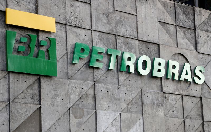 Petrobras posts slight drop in first-quarter oil and gas output