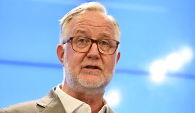 Johan Pehrson (L) avgår som partiledare för Liberalerna