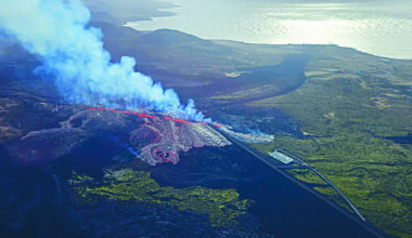 Iceland volcano erupts as tourists evacuate nearby spa