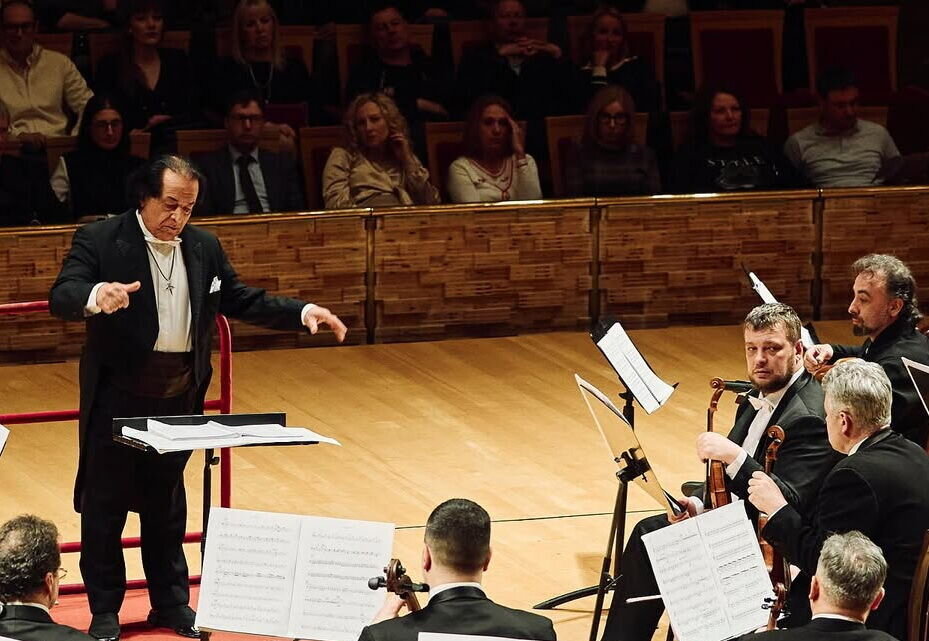 Conductor Rahbari to perform “Persia, Concerto for Two Tars” again in Saint Petersburg
