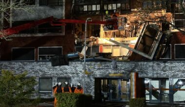 Grote brand Heerhugowaard onder controle, zoektocht naar slachtoffers gaat door