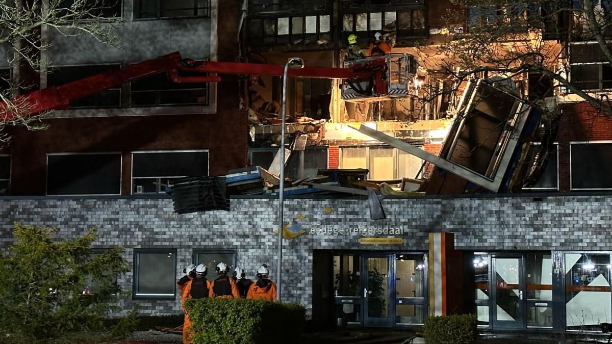 Grote brand Heerhugowaard onder controle, zoektocht naar slachtoffers gaat door
