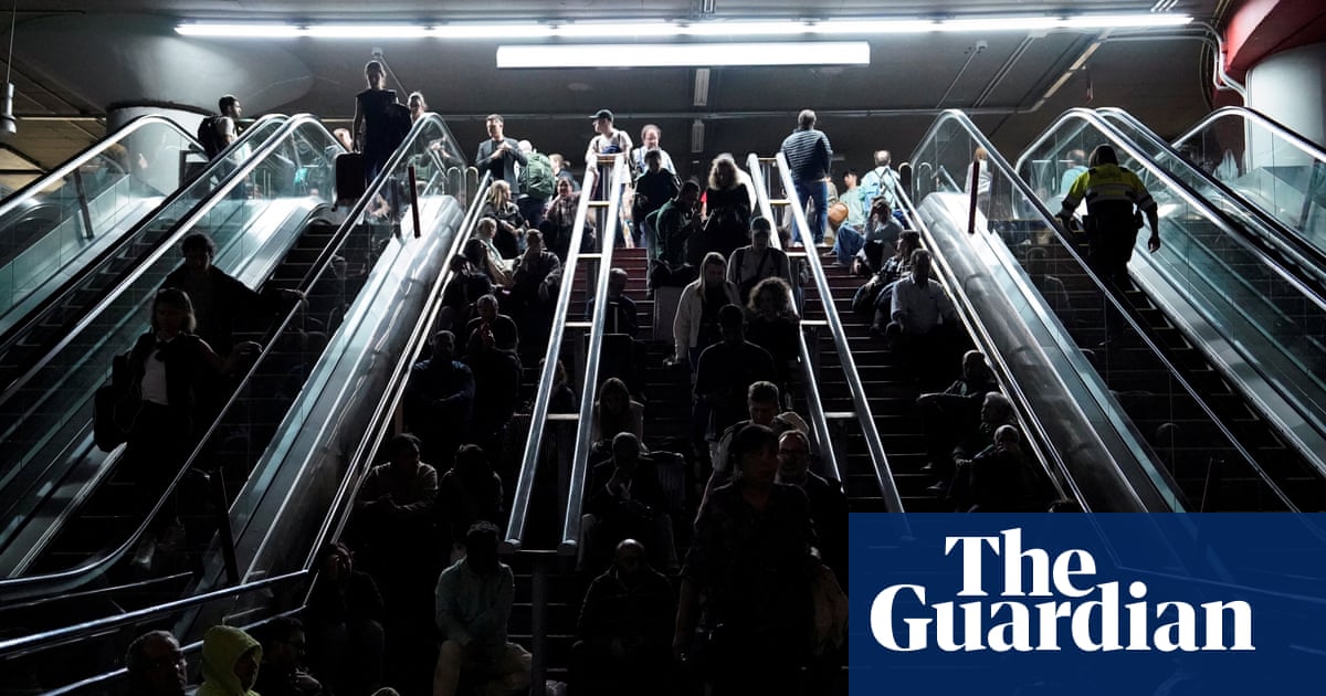 Power begins to return to Spain and Portugal after unprecedented blackout | Spain
