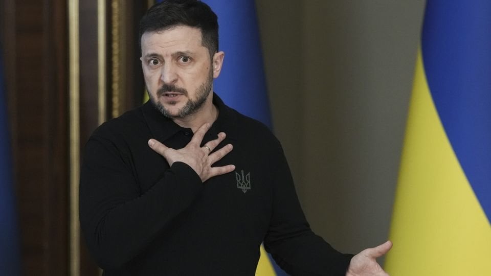 Zelenskyy says Russian artillery fire has not subsided despite announced truce