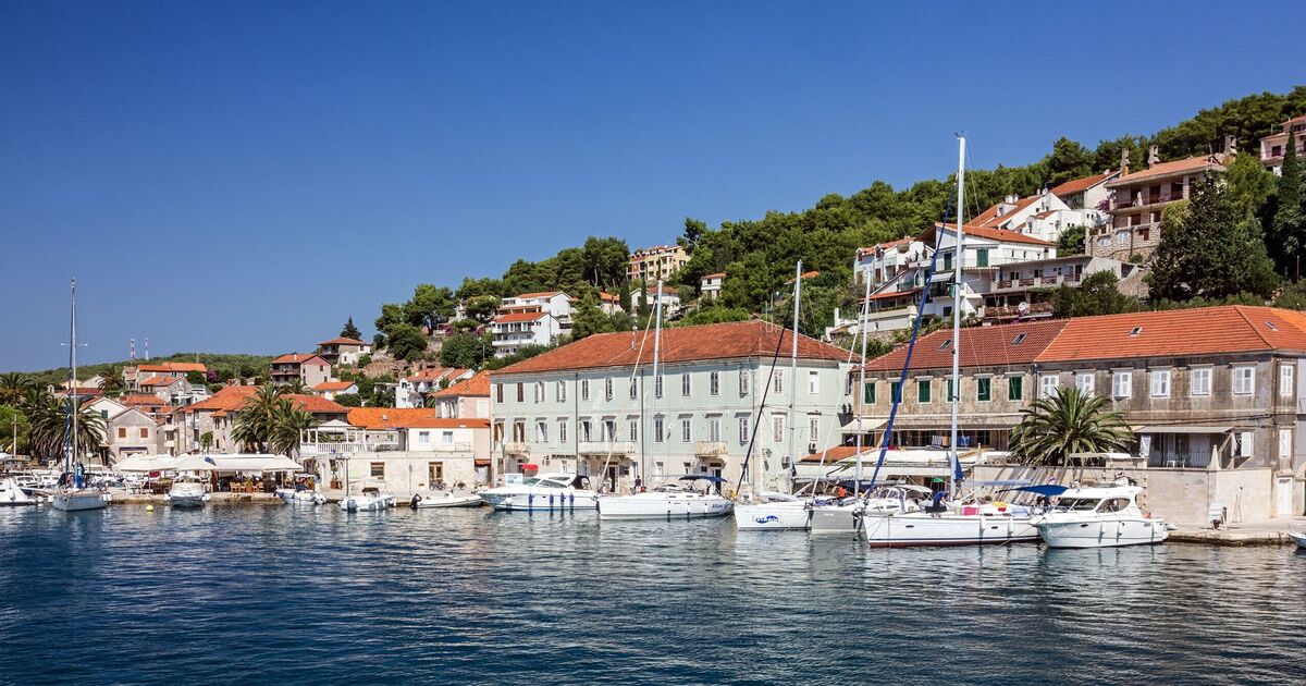 The beautiful island city that's the 'French Riviera of Eastern Europe - 32C in April | World | News