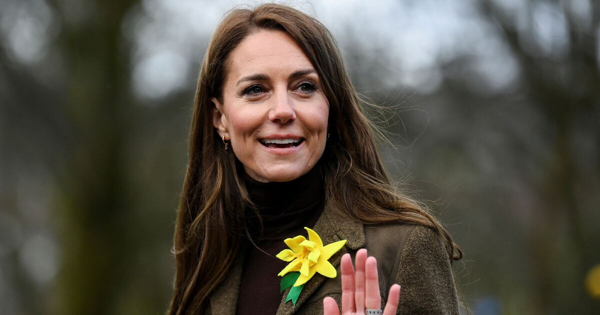 Princess Kate spotted wearing different eternity rings as she ditches engagement ring | Royal | News