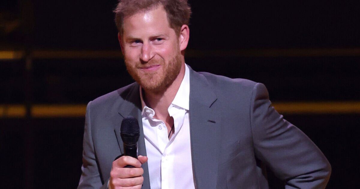 Prince Harry accuses John Travolta of 'dining out' on Princess Diana story | Royal | News