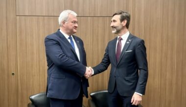 Ukraine's foreign minister meets with counterparts from Slovakia, Moldova